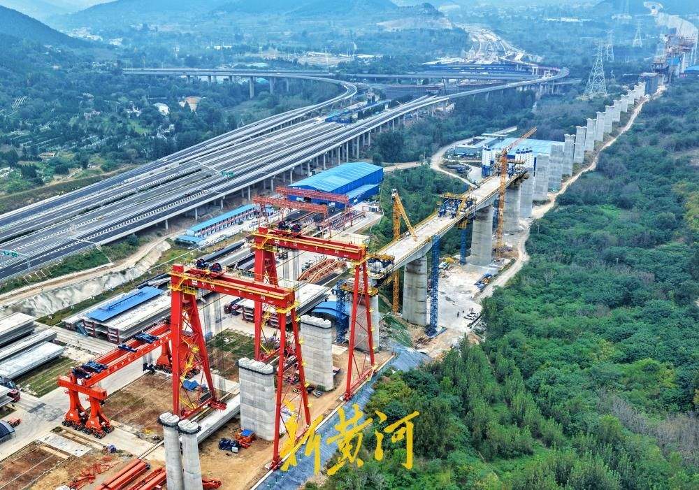 两座连续梁同日合龙！济枣铁路建设取得新进展