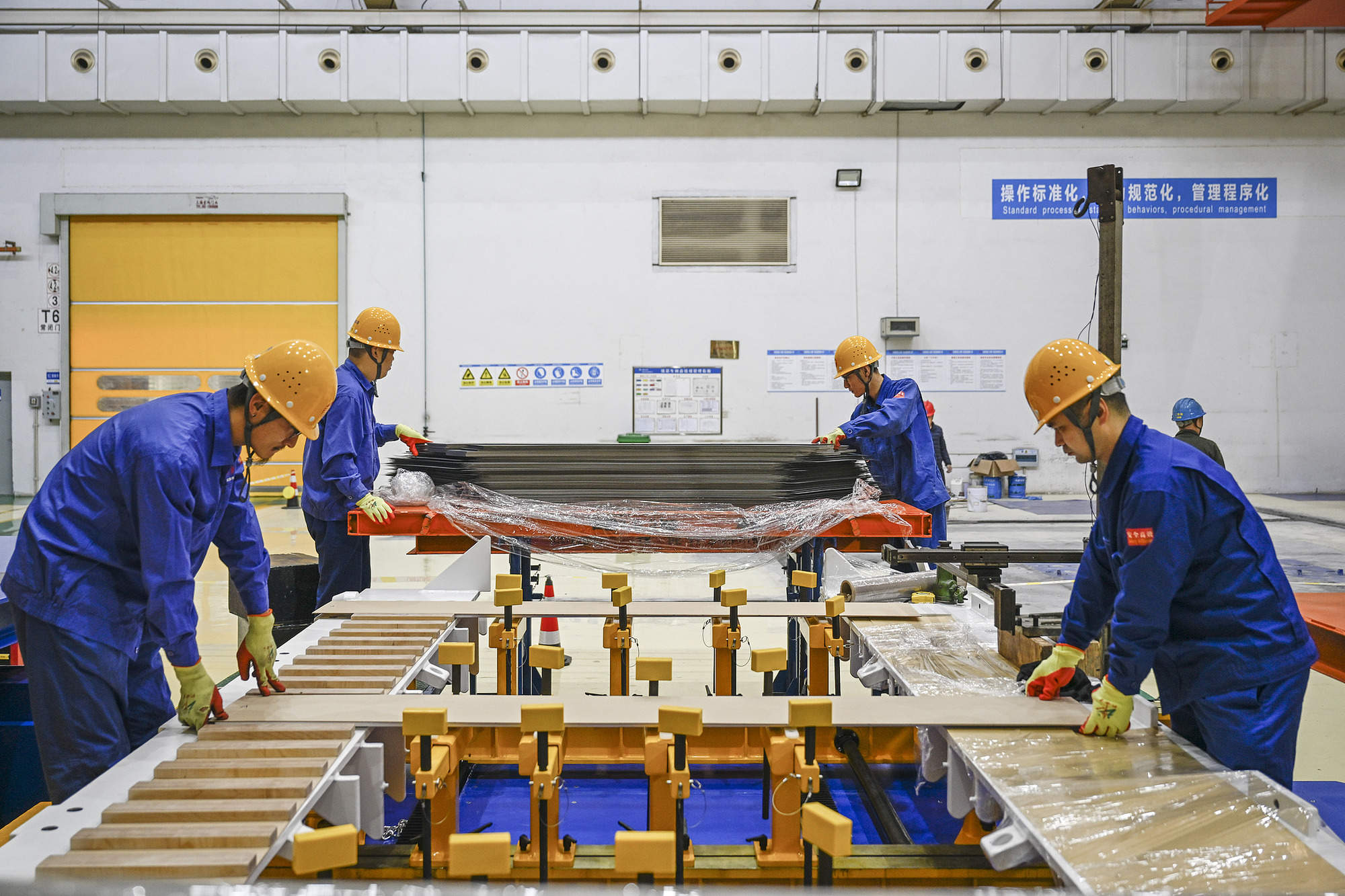 【央广时评·坚定信心①】用好优势 巩固拓展经济稳中向好势头