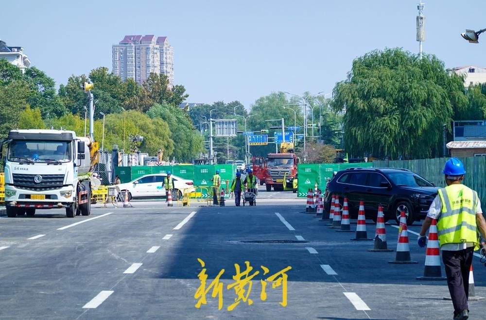济南地铁6号线西段：三处地下站点出入口初具规模