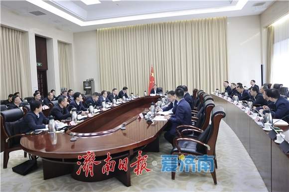 于海田主持召开市政府常务会议 研究山体保护等事项