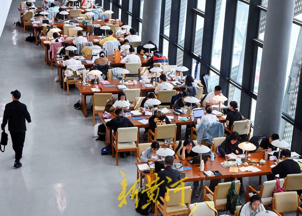 一年四季 泉在济南丨书山墨海里度过别样双节假期