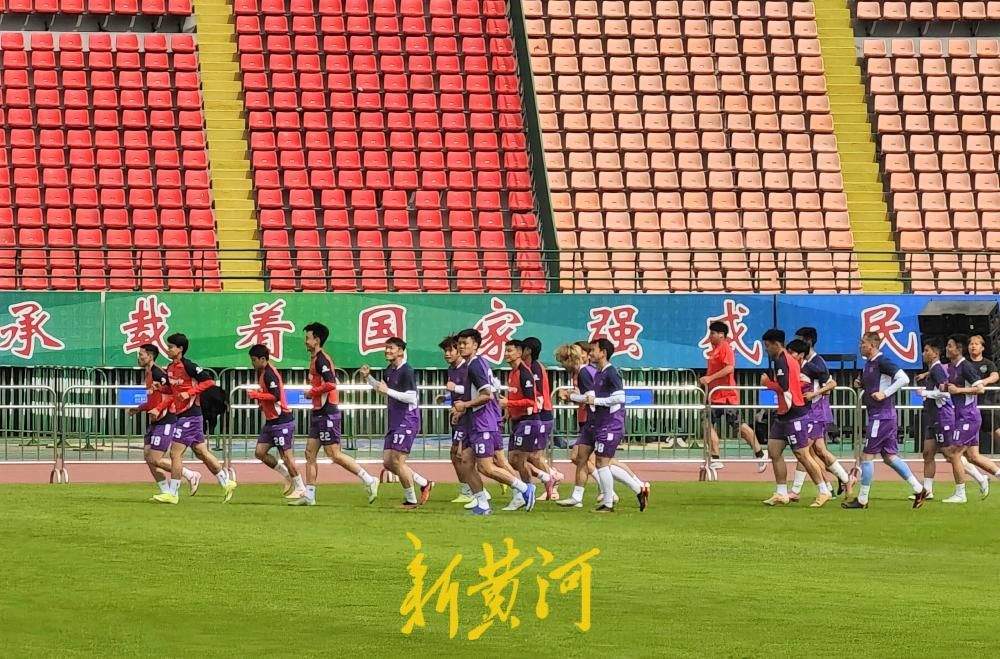 备战进入冲刺阶段，齐鲁超赛济南队首次亮相省体