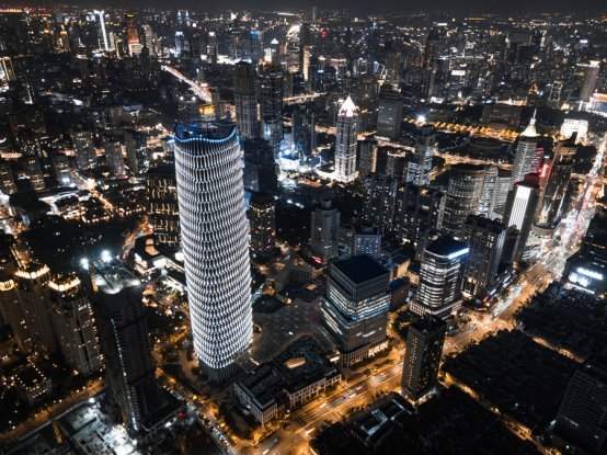 上海值得去的地标商圈：新天地东台里天幕下的慢生活