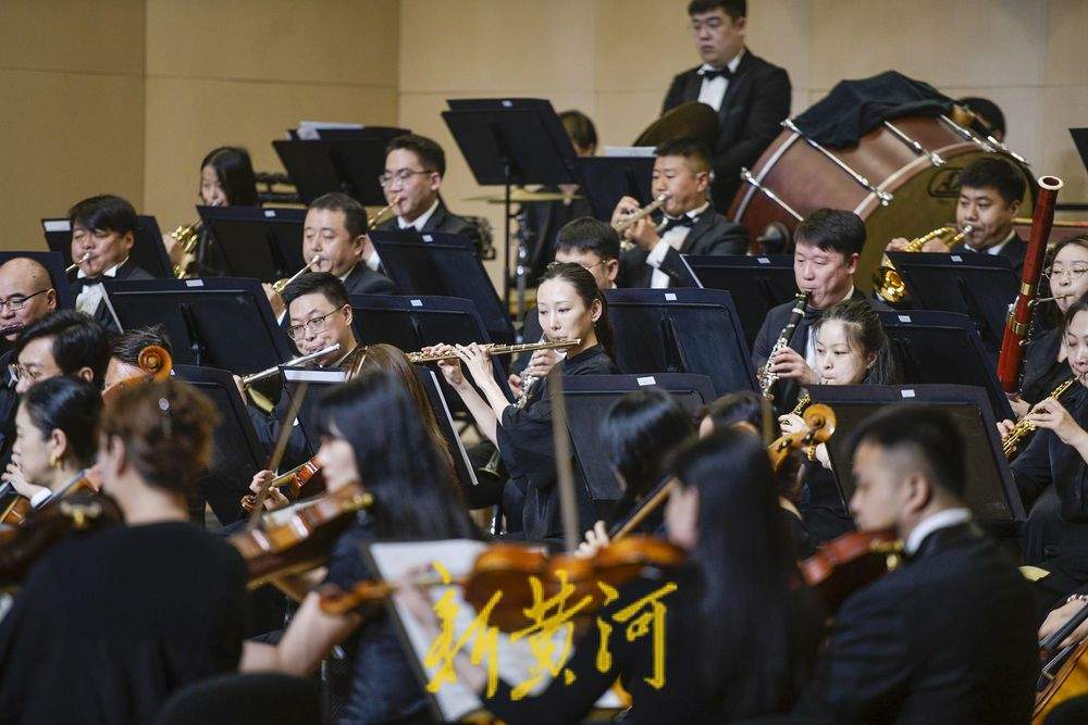 济南剧院迎来首场演出 奏响泉城之秋交响音乐会