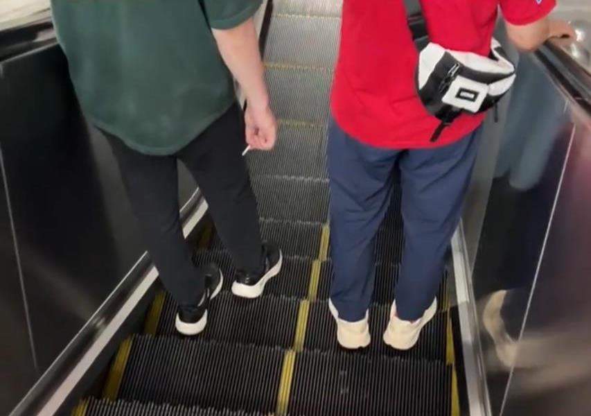 女子制止两男子地铁站内吸烟反遭掌掴，当事女子再发声，官方通报：双方自愿前提下相互道歉