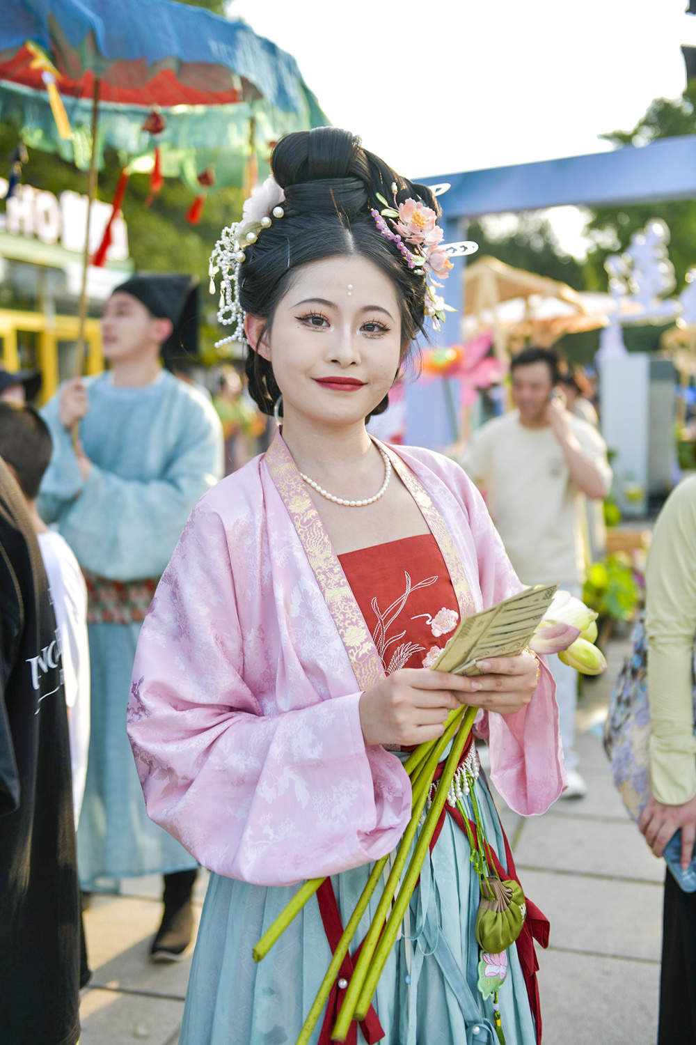 一年四季 泉在济南丨荷花主题市集开启夏日限定浪漫