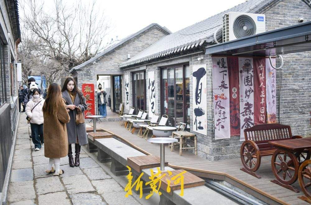 墙缝里“流”出网红新景点 明府城西更道泉水小河迎客