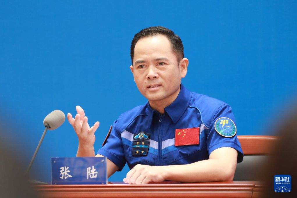 神二十一乘组“最长太空出差”归来后首次公开亮相