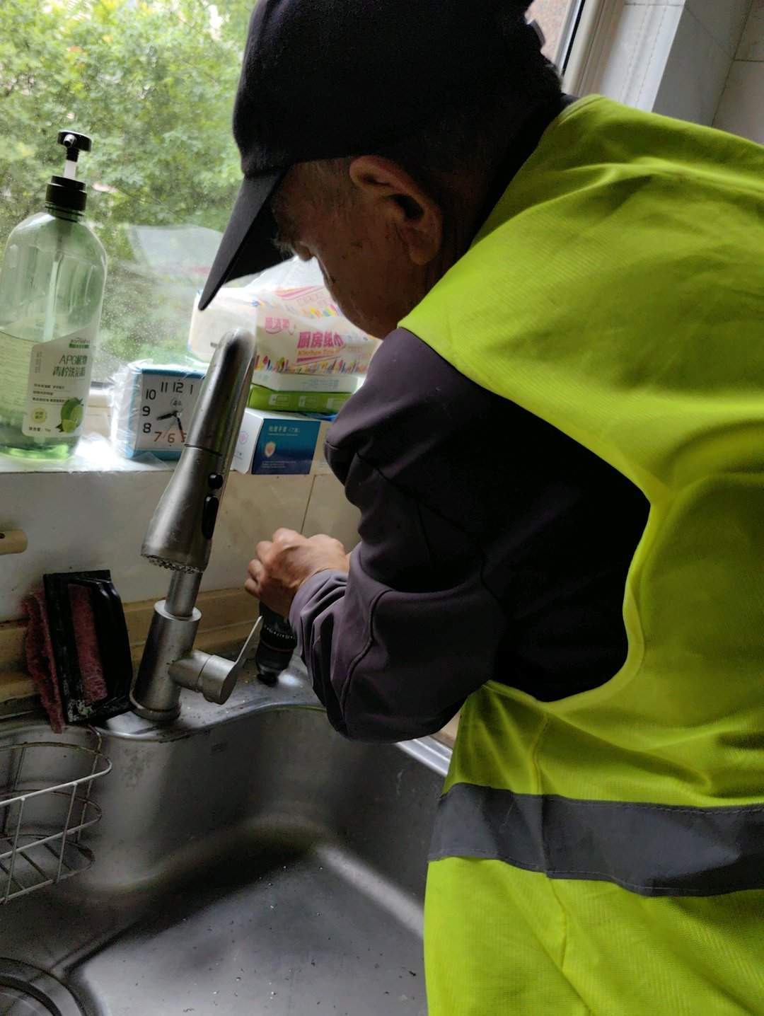 打开水龙头即可畅饮清甜泉水！济南泉水直饮入户工程惠及百万市民，二期项目有序推进