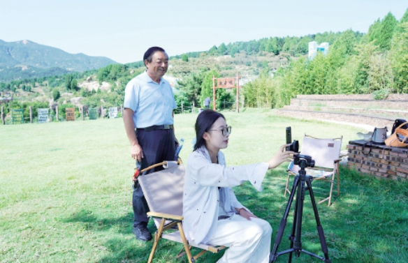 从田间到“云端” 三位“老把式”玩转新农具