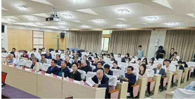王志民先生学术报告“稷下学宫与希腊学园”成功举办