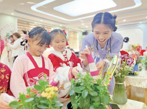 “龙”元素迎接中小学新学期，这气氛十足“热辣滚烫”