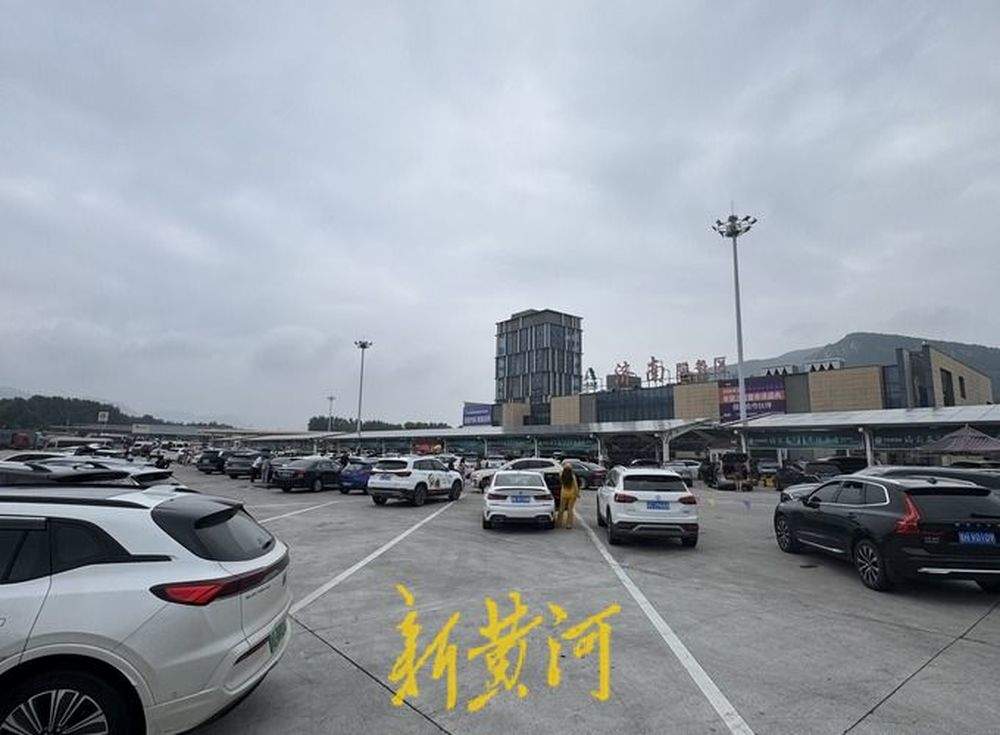 直击济南车流量最大高速服务区 未出现排队现象
