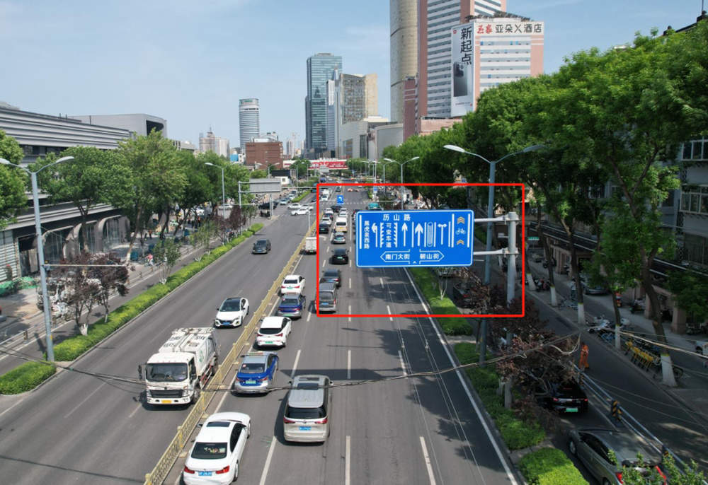 泺源大街与南门大街路口设置可变车道 通行效率提高14.3%