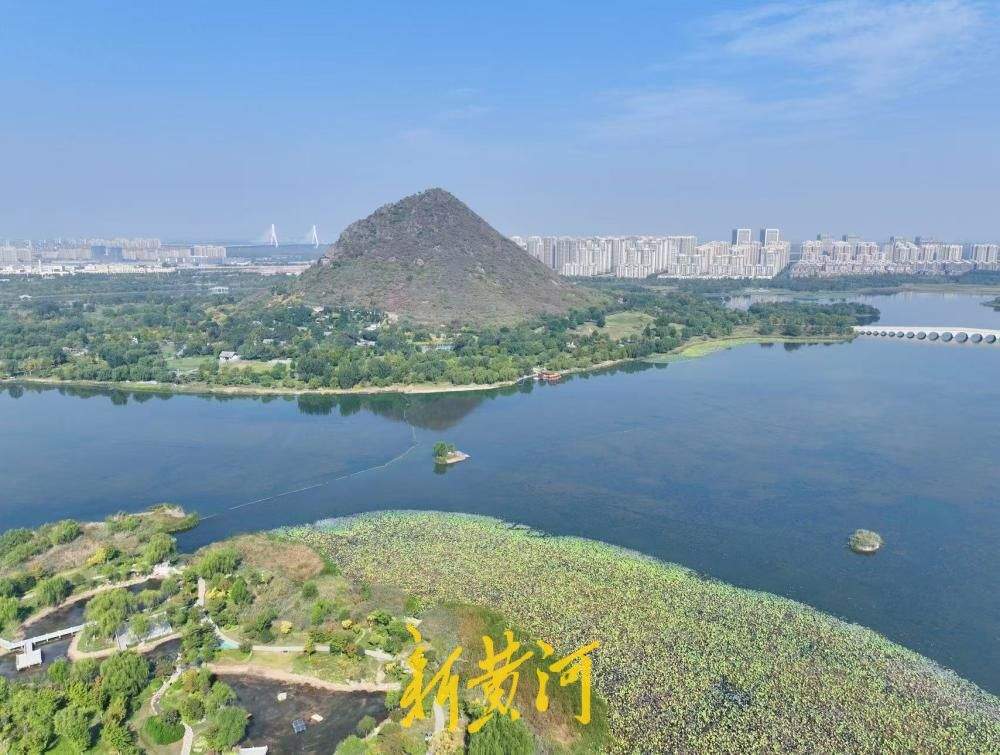 秋染华山湖，天高云淡邂逅济南湖山胜景