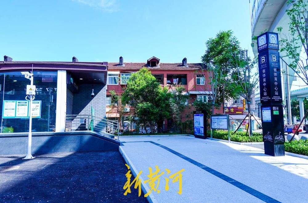 济南地铁4号线省体育中心站新增两个出入口亮相