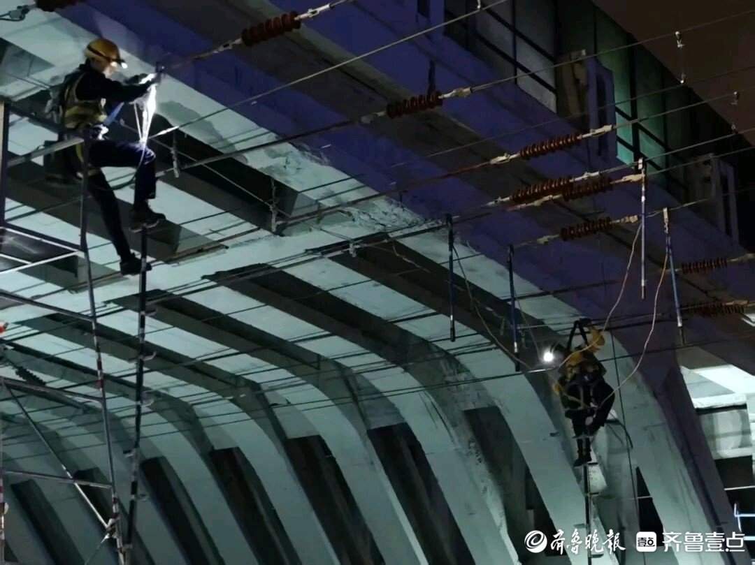 济南百年老天桥维修改造逐步展开施工,桥梁及桥下同步推进