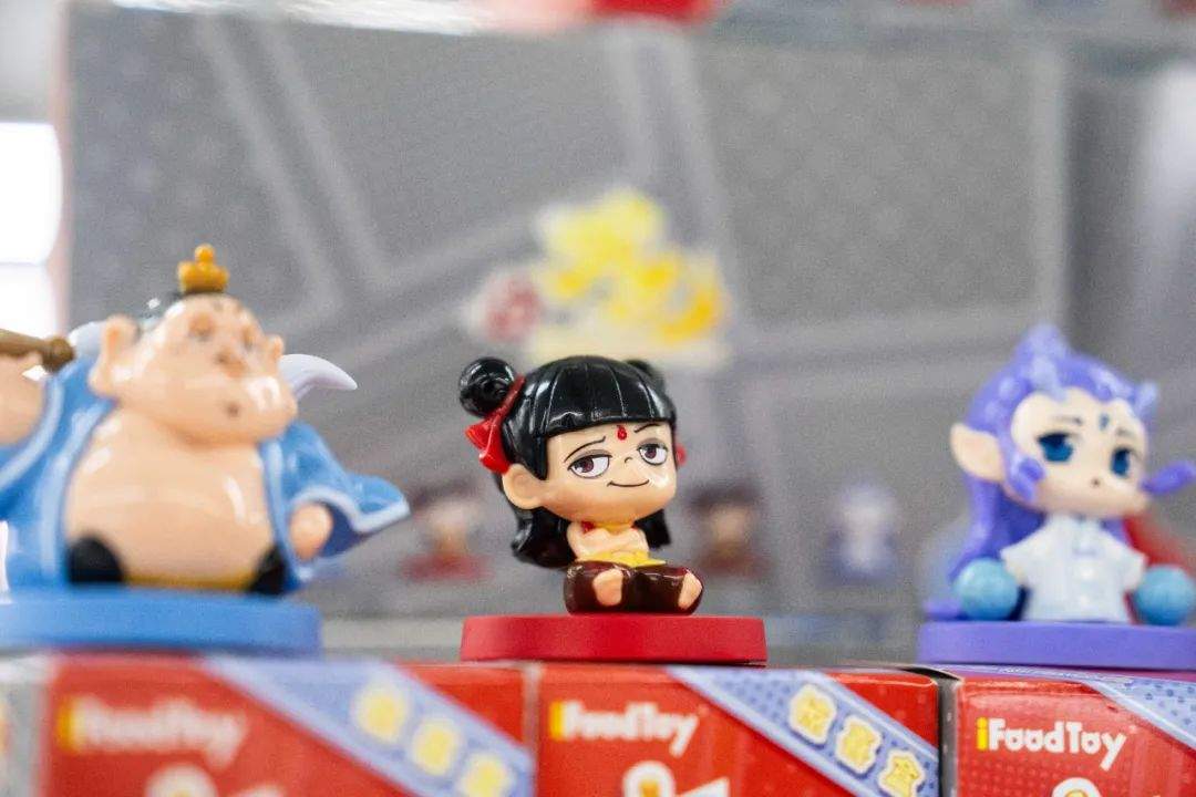 玩具匠卖“情绪”，接住“泼天富贵”