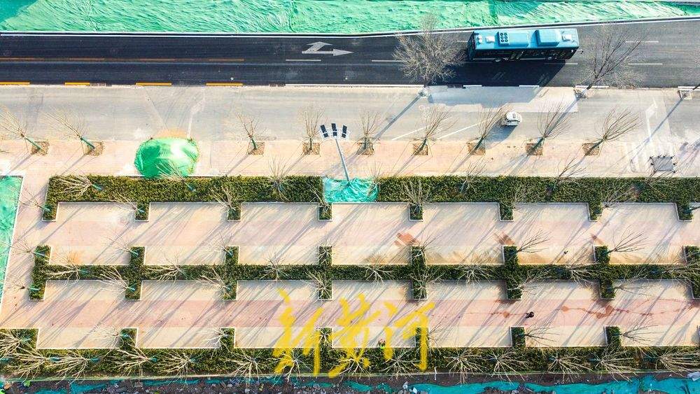 济南经十路齐鲁大道以东路段快车道恢复双向12车道通行