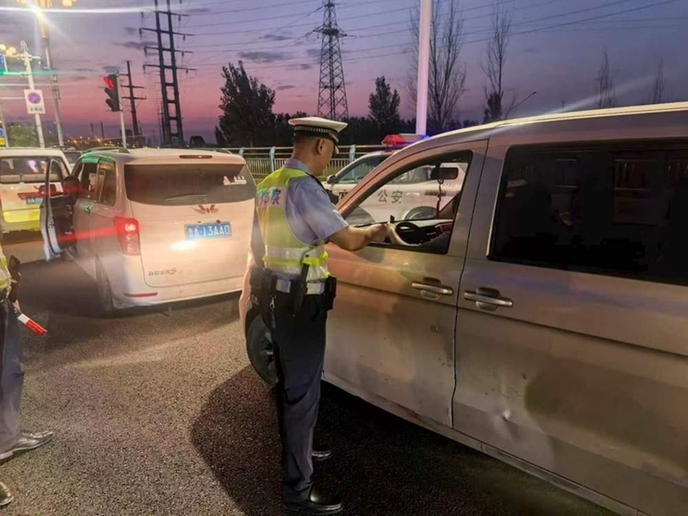 别拿生命“挤一挤”，济南交警查获超员违法31起