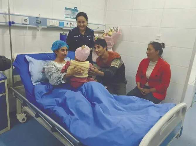 “00后”女辅警40米井底救人 破格晋升