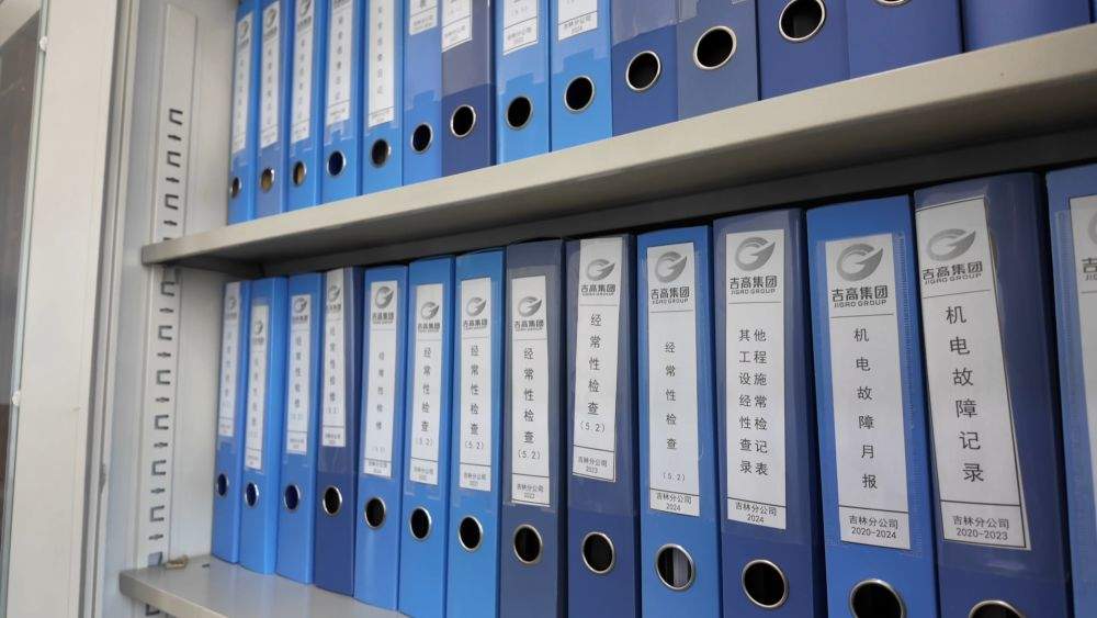 新华视点｜致敬劳动者 平凡岗位上的光芒万丈