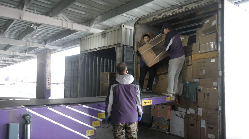 共享电商发展红利——“包邮区”服务升级持续“西进”观察