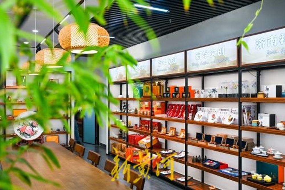 “文艺两新”集聚区实践基地落户印象济南