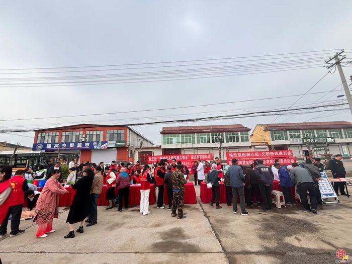 章丘区&ldquo;新时代文明实践大篷车&rdquo;走进高官寨...