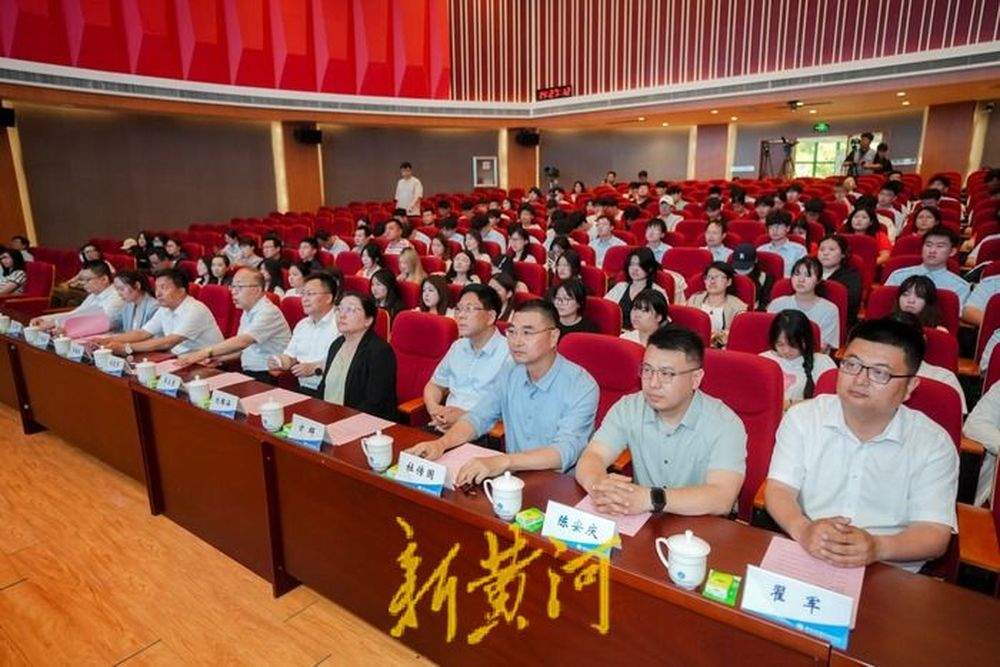 “海右人才驻济高校行”走进济南工程职业技术学院