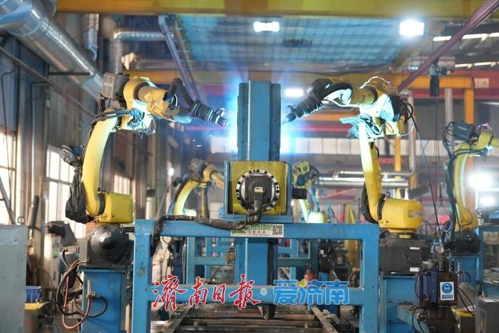 以科技为翼 逐梦工业苍穹，矗峰重工迅速崛起成为国内升降平台产业领军者