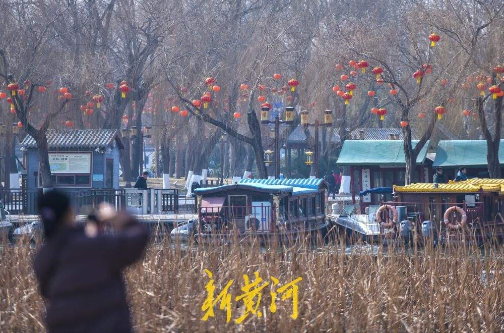生态绿道披红装 泉城喜迎新春佳节