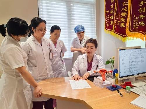 在上海白玉兰医院遇见陆洪琴医生