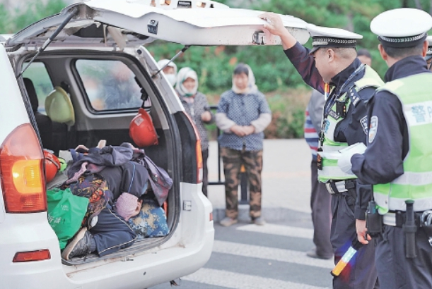 金秋亮剑 守护万家灯火——济南交警纵深推进秋冬季交通安全百日攻坚行动