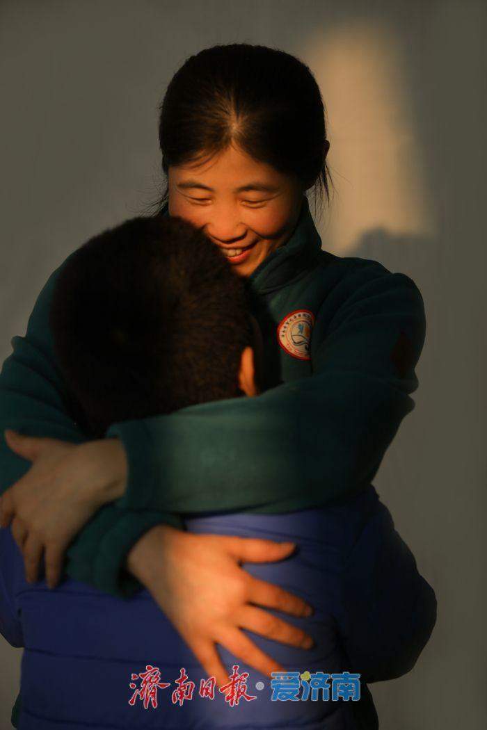 这是跨越星辰的陪伴——母亲节里的“邝妈妈”和她“孩子们”