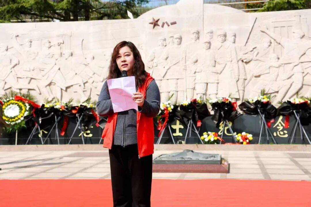 践行文明新风 泉城义工参与清明节主题活动