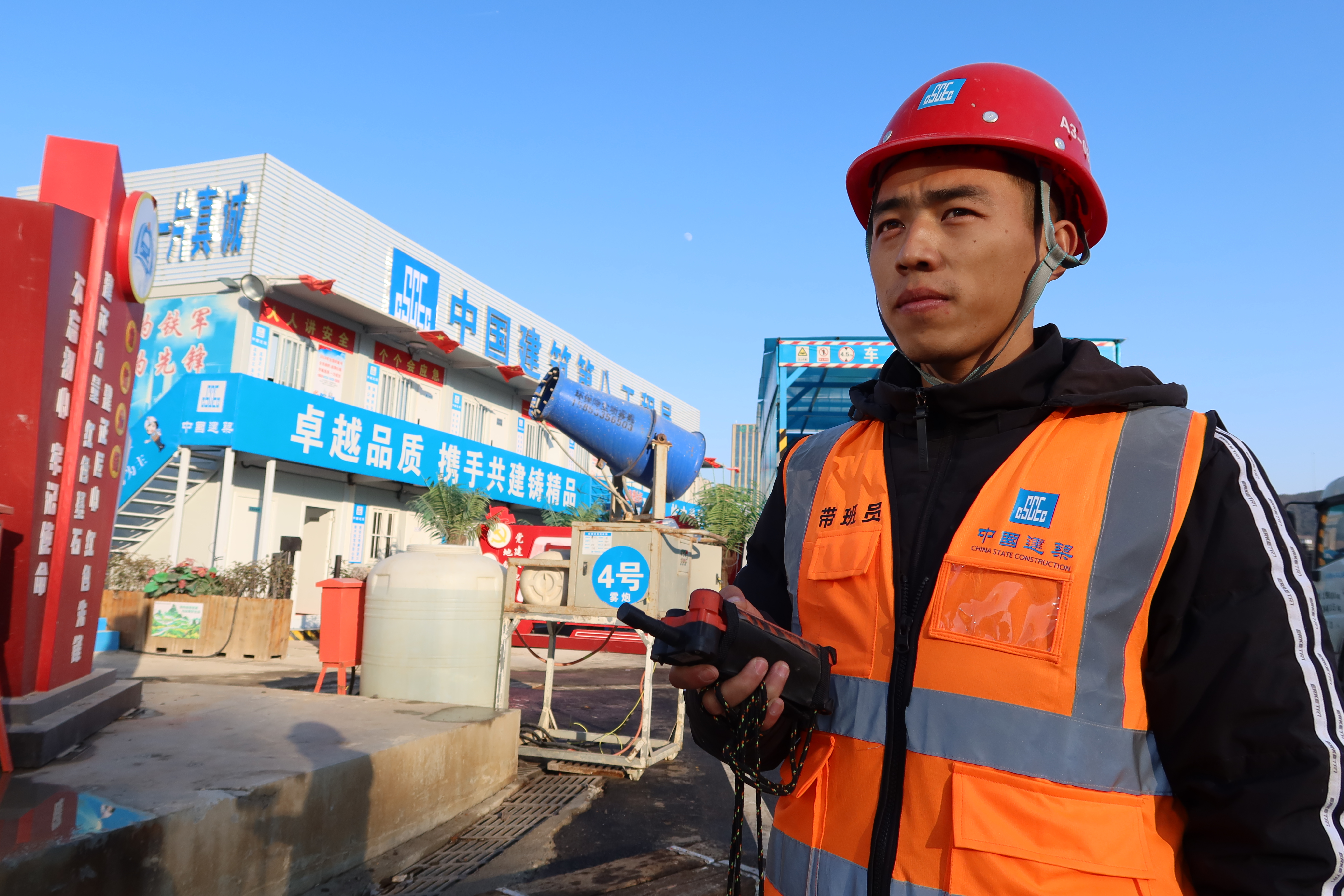 融媒·画像丨“吹出来”的“环保气球”，“画出来”的“美丽围挡”，地铁创意施工背后——7号线有个“智囊团”