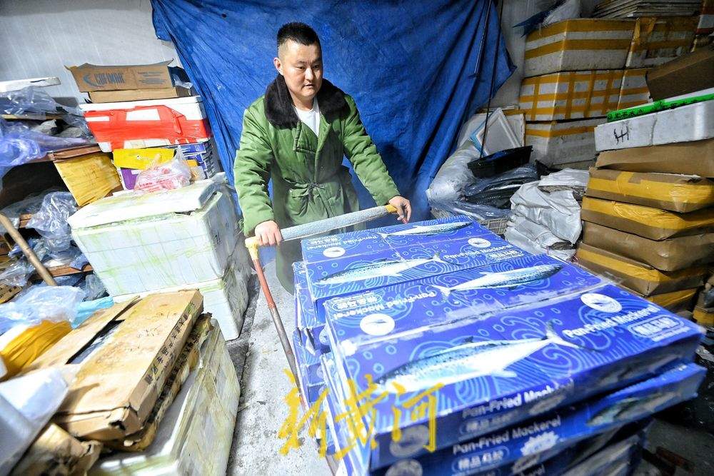 冰火两重天 55℃！冷库工的温差“烤”验