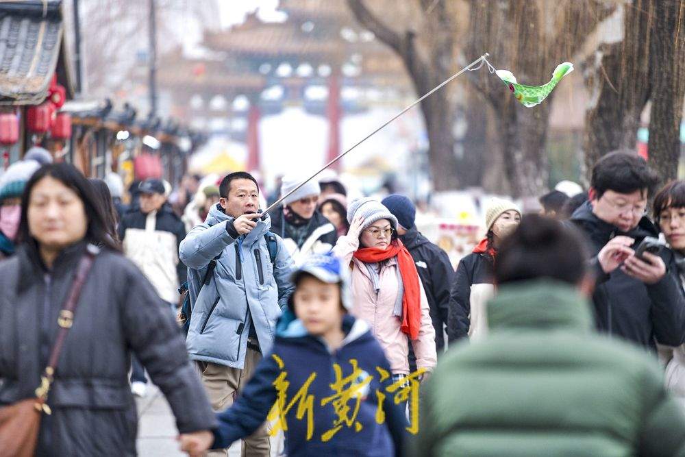 寒假出游大幕开启，泉城景区上演“汉服穿越热”