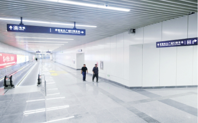 济南火车站北广场即将连通轨交2号线 6台自动步道方便旅客通行