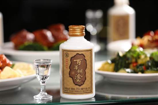 百年糊涂经典小百年：瞄准微醺场景，引领轻饮酒新风尚