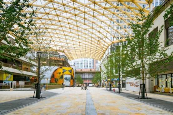 上海值得去的地标商圈：新天地东台里天幕下的慢生活