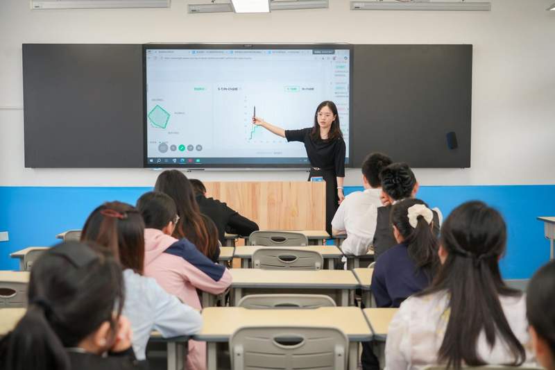 探索党建与公益深度融合 视源党委助力临沂首个“希沃人工智能教学示范教室”落地