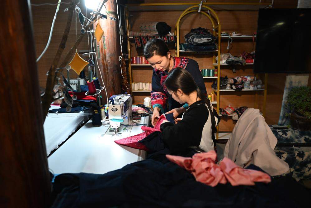 代表委员在身边丨爱拼会赢 着力稳就业促增收