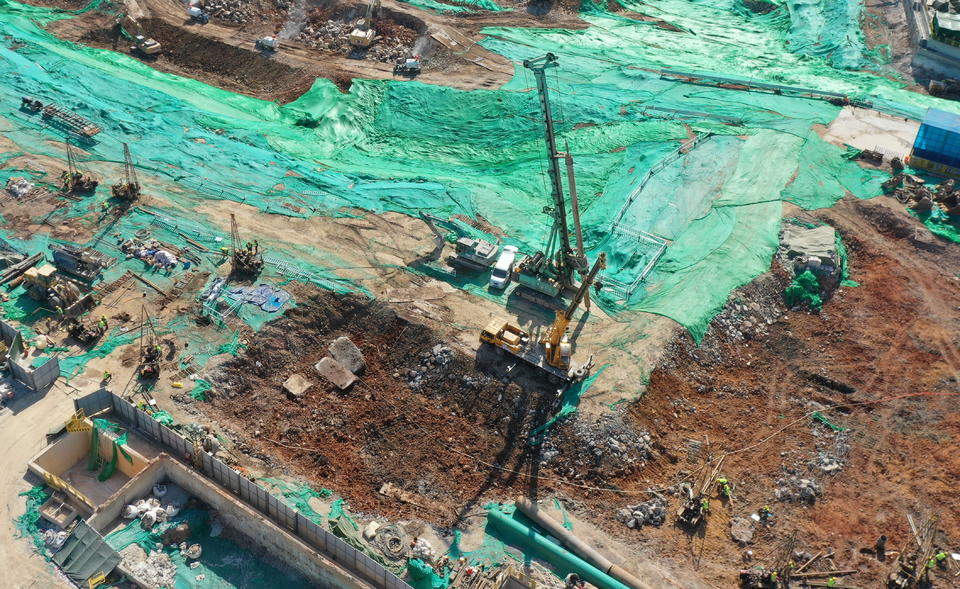 济南千佛山北广场工地机声隆隆，齐鲁宾馆旧址正在蝶变