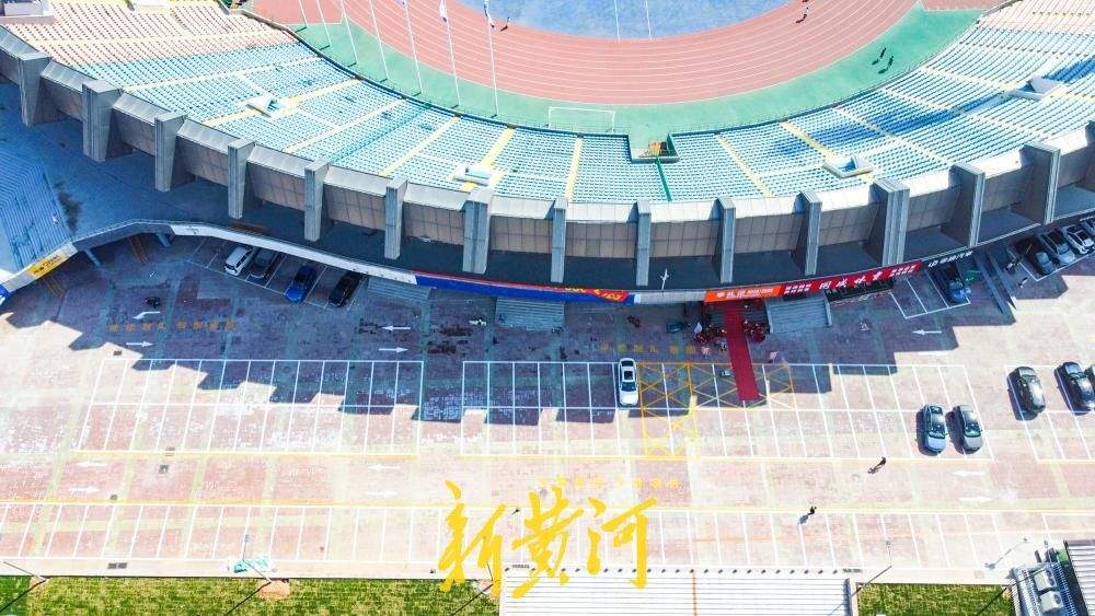 济南：省体新增约500个停车位 地铁施工区域“还地于停”