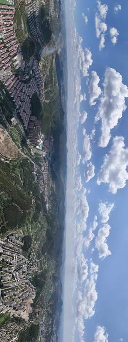 济南晴空万里，远眺可见泰山雄姿