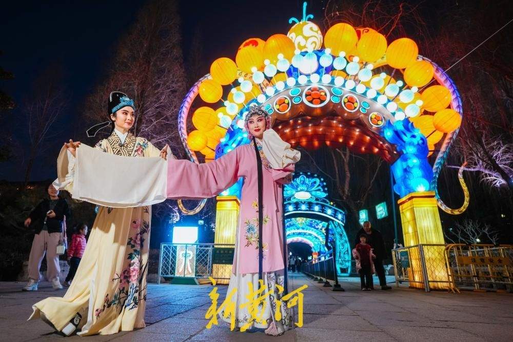 春节假期首日，山东200家景区纳客166.6万人次，实现营收9282.0万元