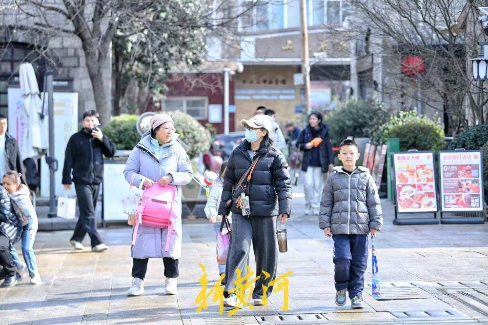 春节前夕泉城暖意浓，老商埠街区成遛娃好地方