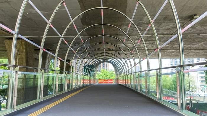 泉城再添“空中走廊”，济南4座人行天桥“五一”前正式启用